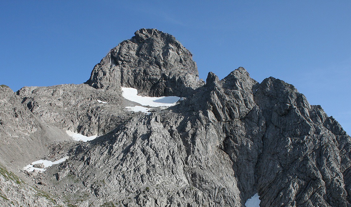 The Ascent of the Trettachspitze: A Solo Climber’s Journey